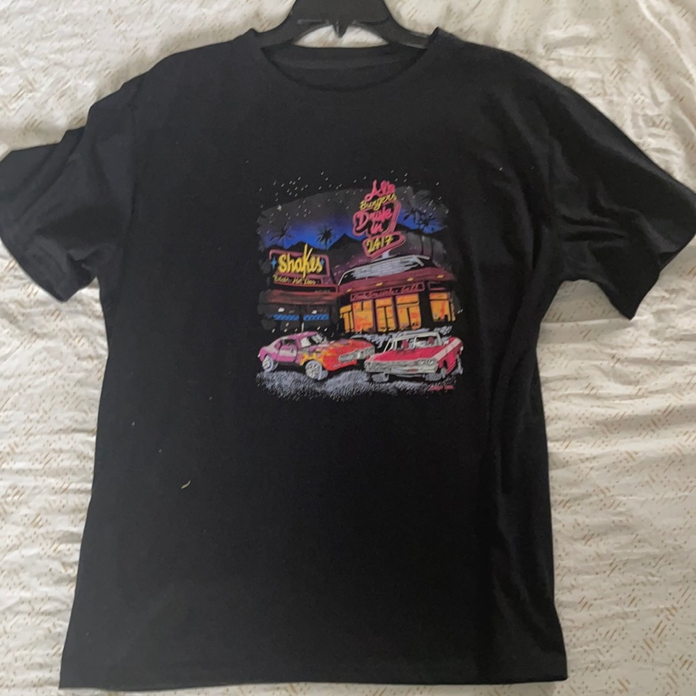 Graphic tee